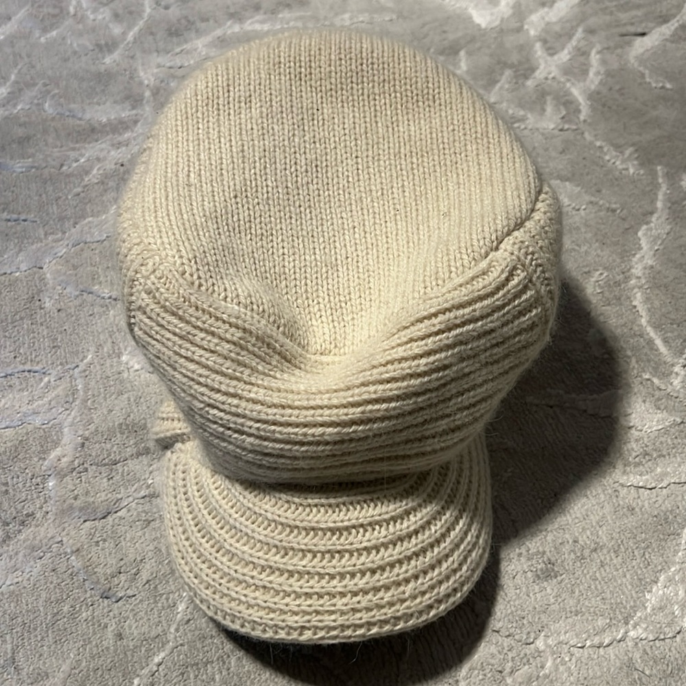 Womans hat Banana republic